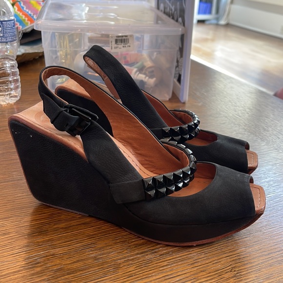 Modern Vintage black peeptoe studded wedges - Picture 11 of 11